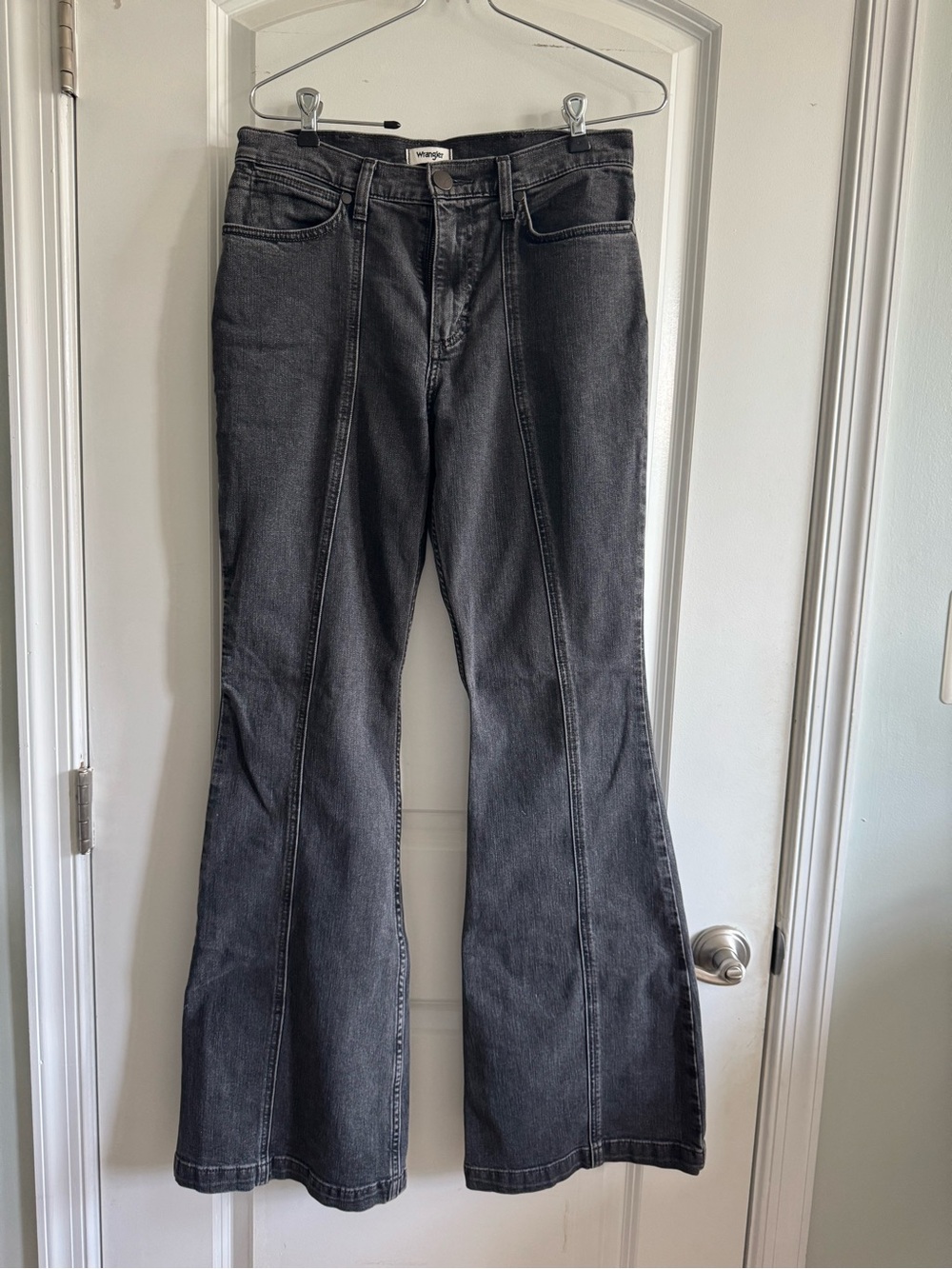 Wrangler | High Rise Flare Jeans Washed Black Size 29 x 34